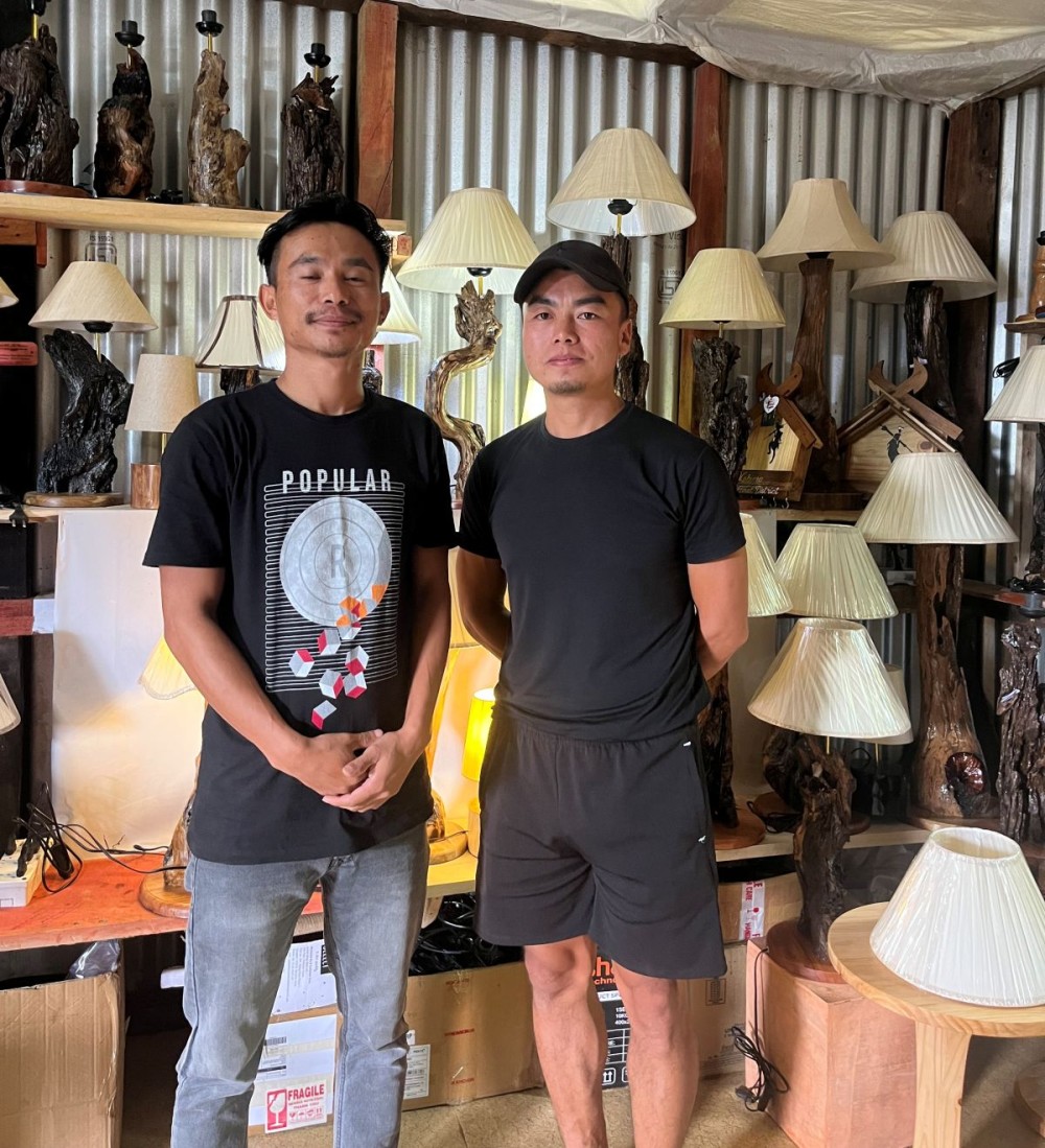 Tsenthungo Lotha and Ejungthung Ngullie at their ‘Woodpecker’s Willow’ workshop in Tchuyiro Colony, Wokha town.